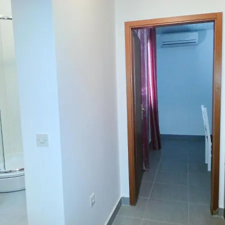 230 Mestro Aparthotel *