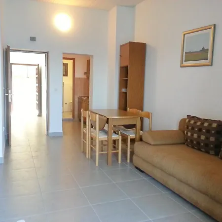 230 Mestro Konukevi 3*