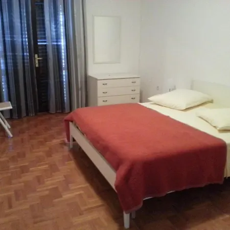 230 Mestro Konukevi Stanici