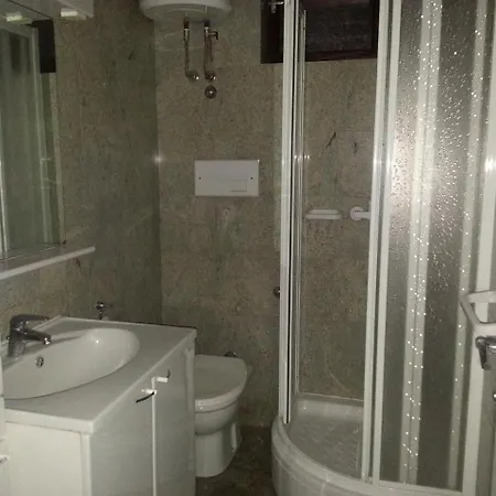 230 Mestro Pensión 3*