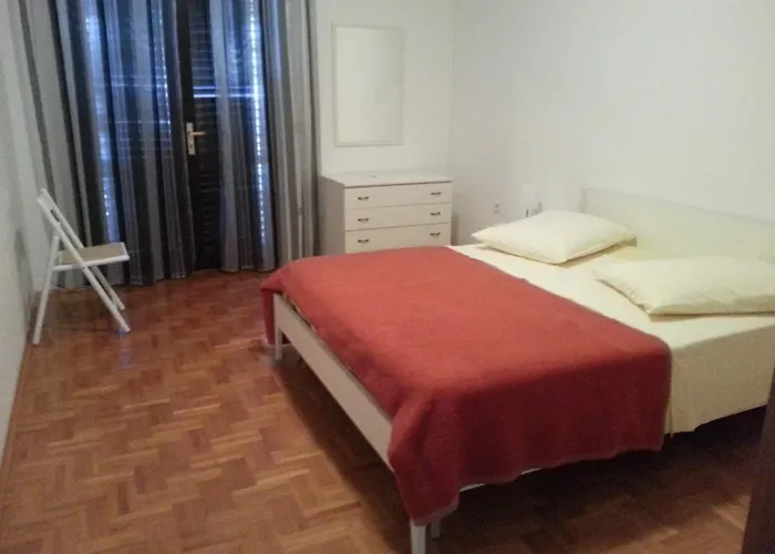 230 Mestro Pensión Stanici